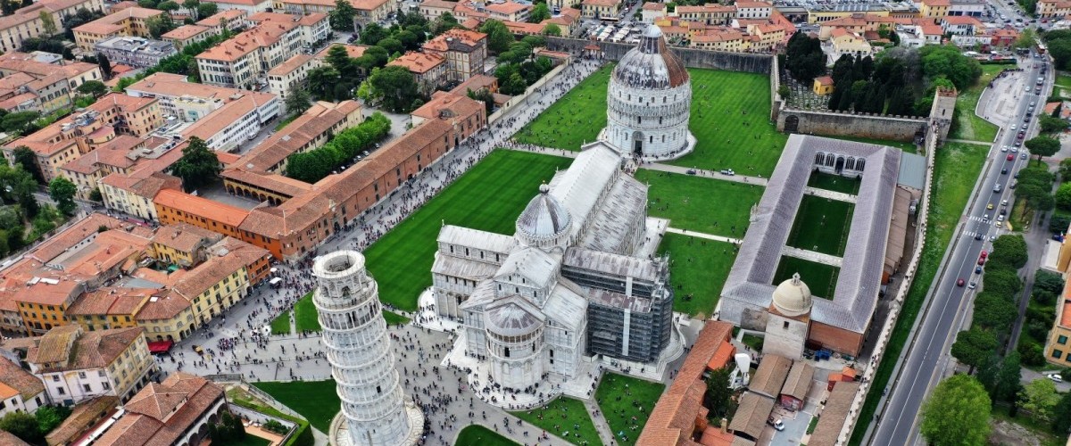 Piazza dei Miracoli  (Mucizeler Meydanı)