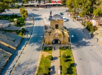 Tarihi Girne Kapı