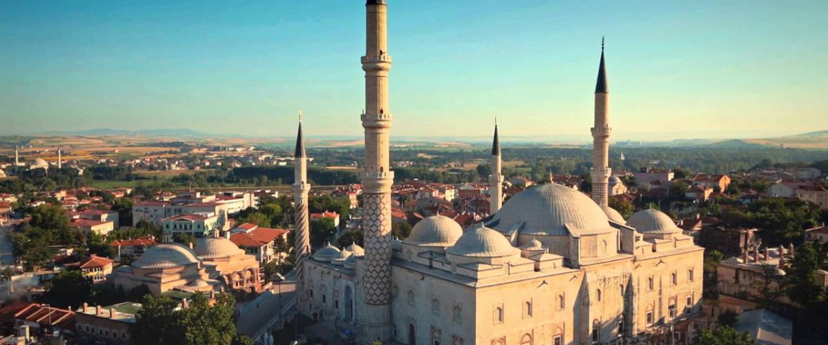 Üç Şerefeli Camii