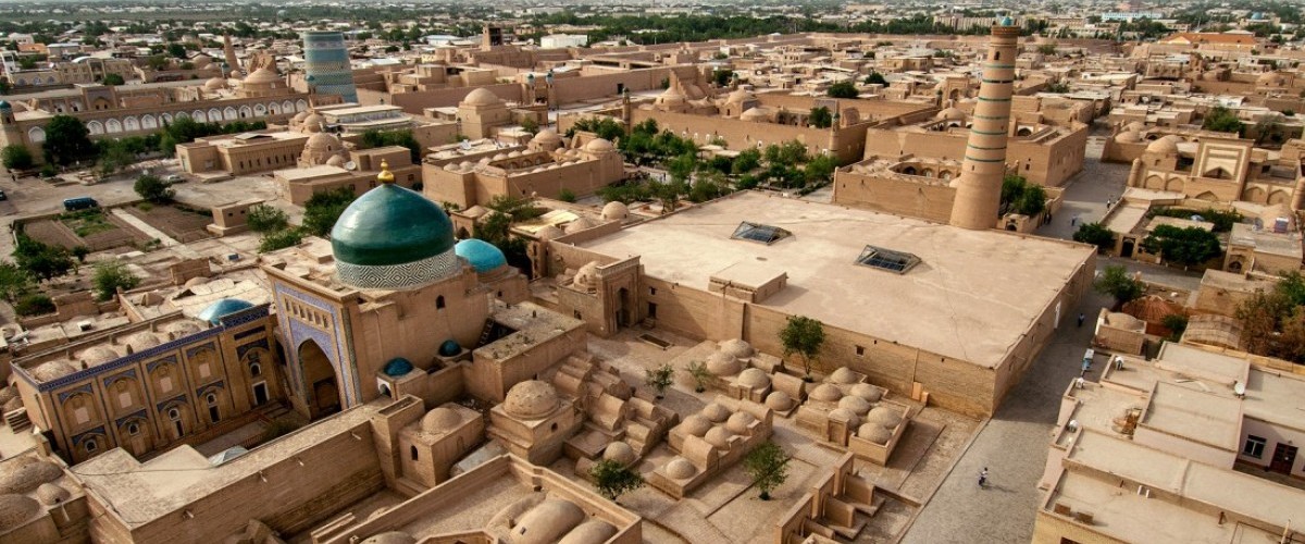 Pehlivan Darvaza Kapısı ve Pehlivan Mahmud Türbesi