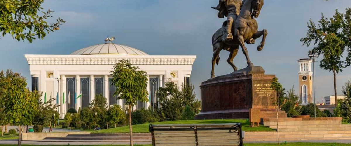 Emir Timur Han Meydanı