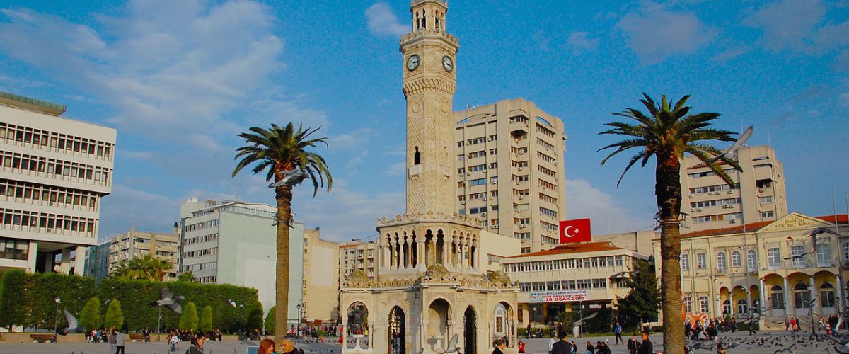 Konak Meydanı