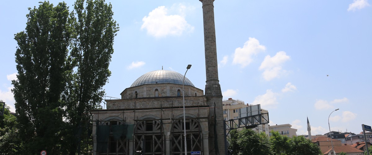 Bayraklı Cami