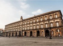 Napoli Kraliyet Sarayı